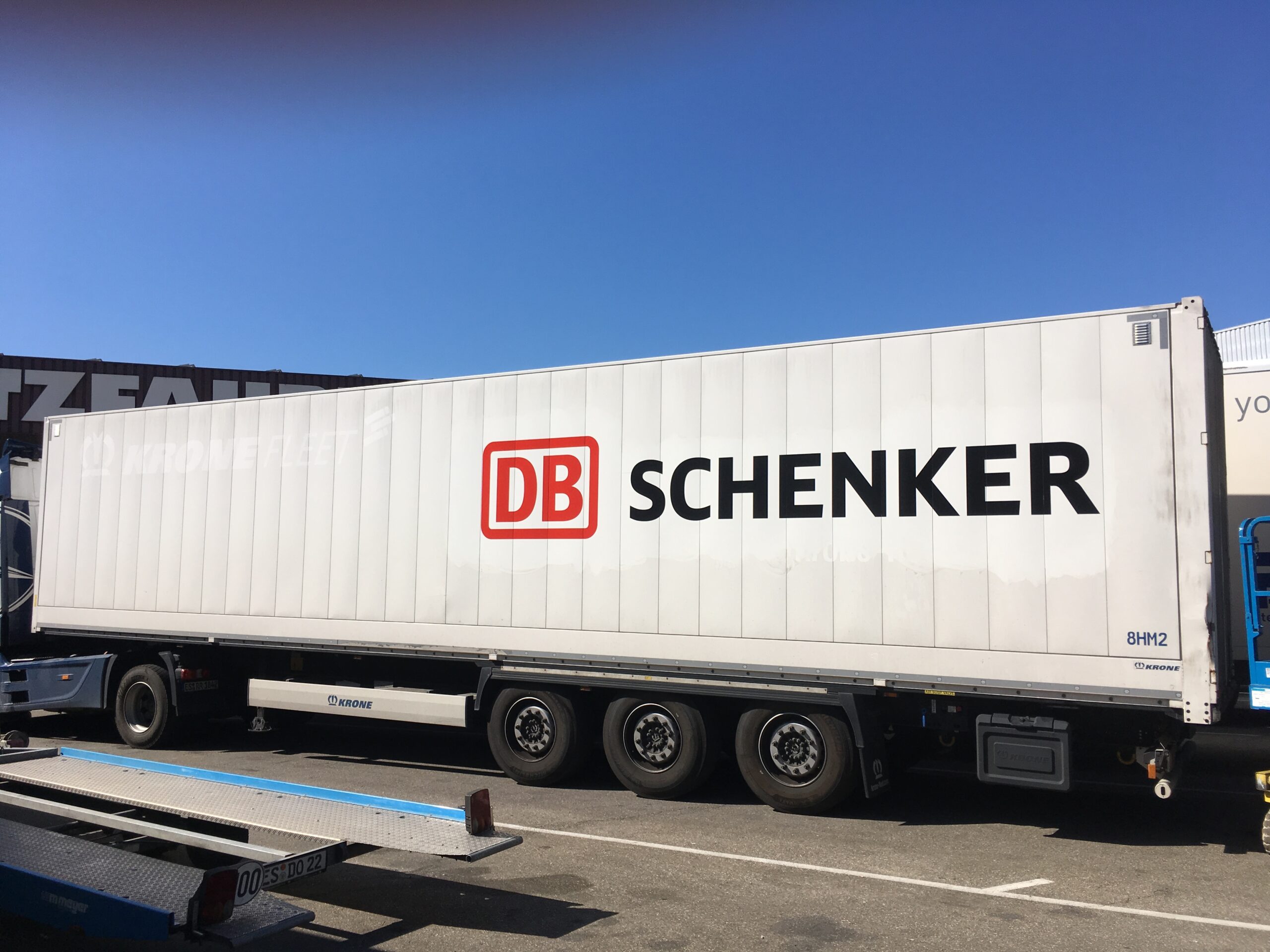 Referenz: LKW Beschriftung DB Schenker